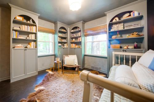 Gallery image of Stylish Willoughby Hills Retreat with Fireplace! in Willoughby Hills