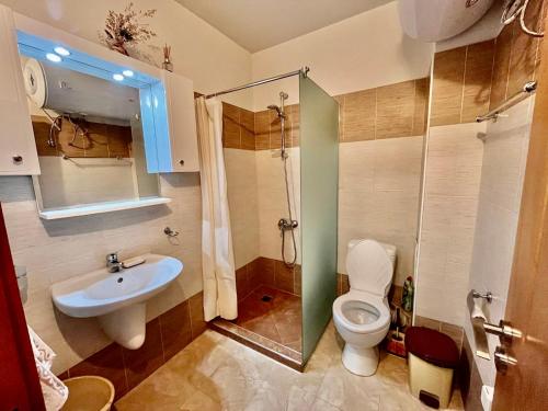 Bilik mandi di Apartament first line