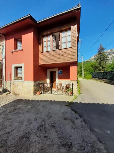 Το κτήριο όπου στεγάζεται  the country house