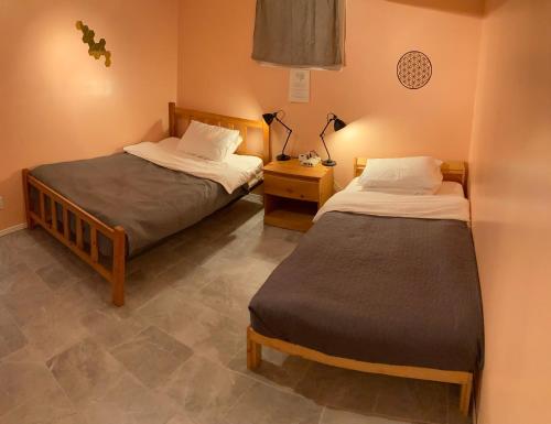 Легло или легла в стая в Fresh Private Apartment Lower level- 2 beds