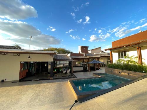 Πισίνα στο ή κοντά στο Linda Casa na EPTG com lazer completo - Brasília