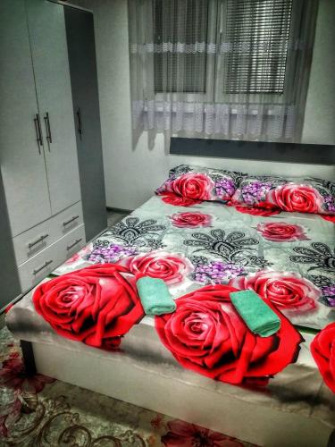Apartman Visoko-Oaza miraにあるベッド