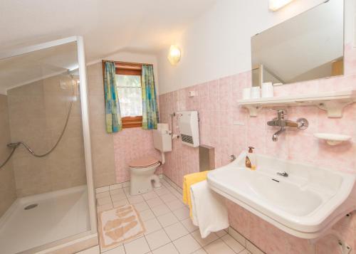 Kúpeľňa v ubytovaní Ferienhaus Gerlinde II