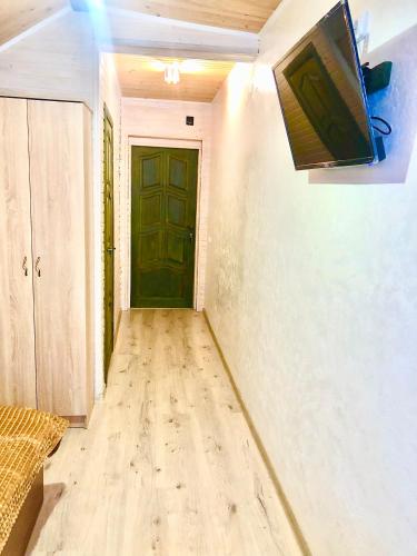 Μια τηλεόραση ή/και κέντρο ψυχαγωγίας στο Good House Yaremche