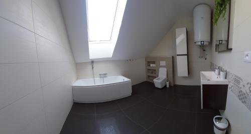 Koupelna v ubytování Southfork u Štěpánků - Apartmán Branišov