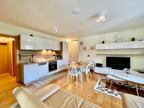 Η κουζίνα ή μικρή κουζίνα στο 2 Bedroom Ski in Ski Out