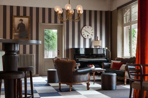 Χώρος καθιστικού στο Logis Hôtel Beauséjour Colmar