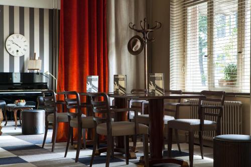 Posezení v ubytování Logis Hôtel Beauséjour Colmar