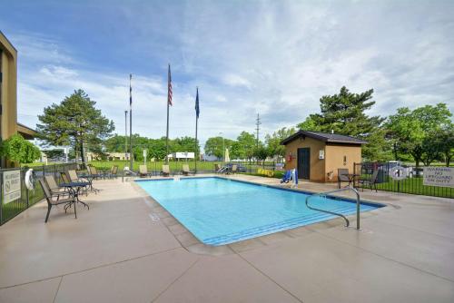 Hampton Inn Detroit Madison Heights South Troy Image