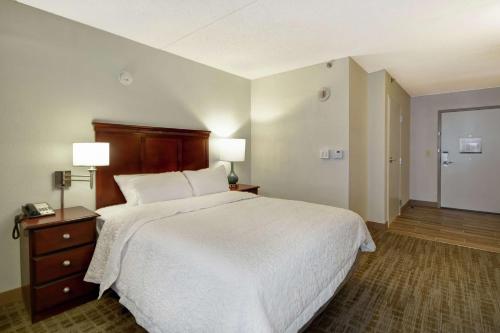 Hampton Inn Detroit Madison Heights South Troy Image