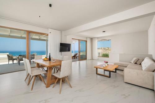 Μια τηλεόραση ή/και κέντρο ψυχαγωγίας στο Delfini Villas 1, 2, 3, 4, 5, 6 - Kalamaki