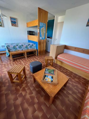 Postel nebo postele na pokoji v ubytování Bella Vista 34 , T2 vue mer, piscine ,climatisé Porticcio