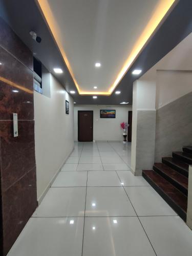 Gallery image of Hotel Crown Inn in Dhārwād