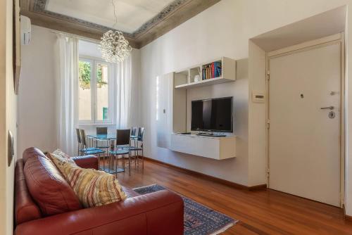 GuestHost - Vittorio Emanuele Elegant Apartment