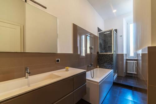 GuestHost - Vittorio Emanuele Elegant Apartment