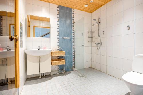 ห้องน้ำของ Lomahuoneisto Kalajoen Hiekat C 6