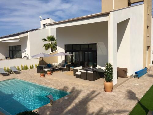 Villa Turmalina with private pool in La Zenia