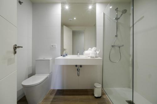 Ванная комната в Golden Star Apartment Javea Arenal by Rock Rentals