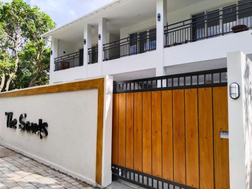 El edificio en el que está la villa