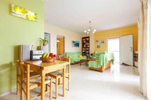 Sun Sea & Views 100m from beach!