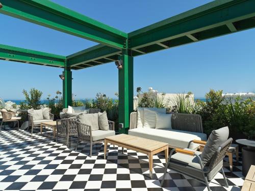 Balkón nebo terasa v ubytování LIV The City Suites ADULTS ONLY