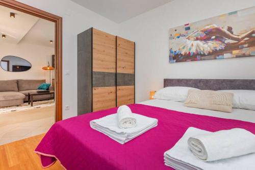 Stylish two bedroom apartment&garage parking place