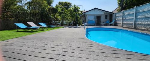 Bazén v ubytování Morii Lake Pool Villa nebo v jeho okolí