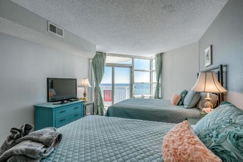 Katil atau katil-katil dalam bilik di Amazing View Ocean Front Condo on CB 16th floor