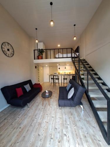 Χώρος καθιστικού στο Batroun Loft Guest House