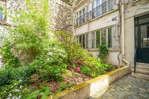 Charming Garden Apartment in Le Marais