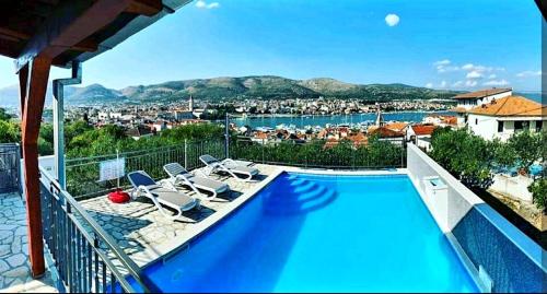 Apartmani Balan s vanjskim bazenom