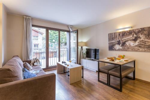  Pierre & Vacances Andorra Bordes d’Envalira -  Room  picture :    Hairdryer    Iron    Kitchenette                            