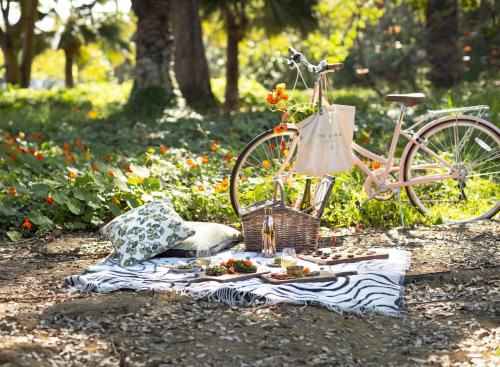 Κήπος έξω από το The Steward, Santa Barbara, a Tribute Portfolio Hotel