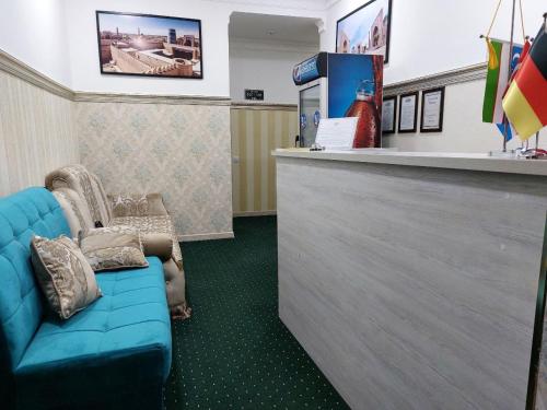 Ruang duduk di SEMURG HOTEL