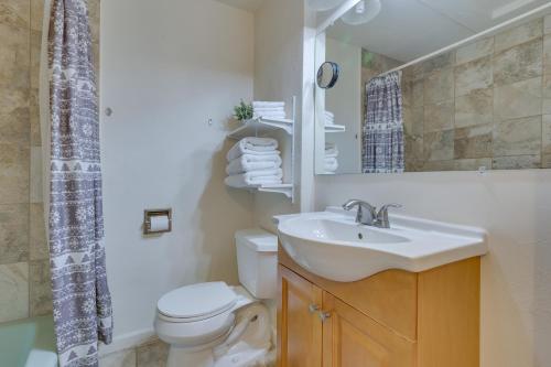Bright and Airy Seattle Abode Less Than 9 Mi to Space Needle_3