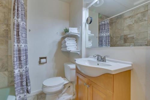 Charming Seattle Abode Less Than 9 Mi to Space Needle! tesisinde bir banyo