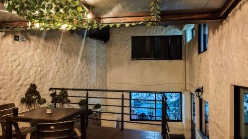 TV a/nebo společenská místnost v ubytování Celaví Hostel