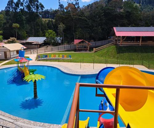 Der Swimmingpool an oder in der Nähe von Fundo Hassinger