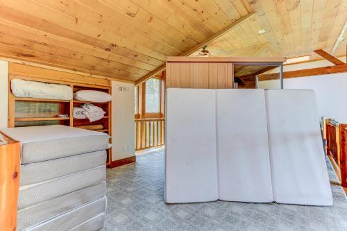 Φωτογραφία από το άλμπουμ του Peaceful Mountian Oasis Firepit, Hot Tub, Sauna! σε Vernon Township