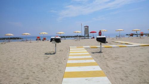 Gallery image of Hotel Rivadoro-Spiaggia ombrellone e lettini-Piscina-Parcheggio in Martinsicuro