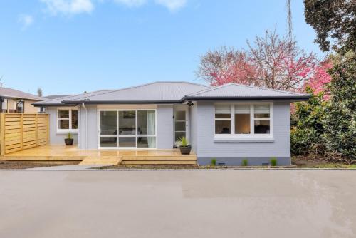 a house in the suburbs of sydney at Restful Retreat in Tauranga