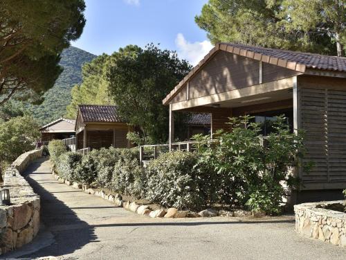Chalet in Propriano near Sandy Beaches