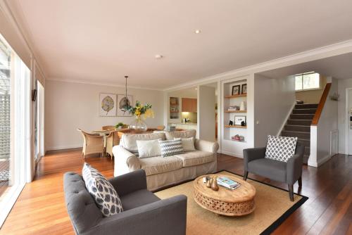 Foto dalla galleria di Villa 3br Syrah Villa located within Cypress Lakes Resort a Pokolbin