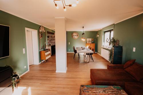 Χώρος καθιστικού στο Ruhiges Soonwald Cottage