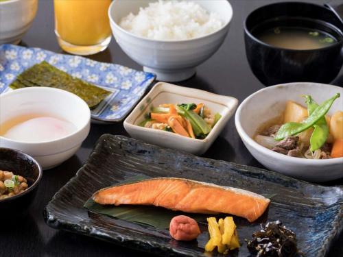 Jídlo v hotelu nebo okolí