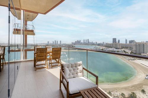 Full Sea View - 2BR w maid's room in Tiara Residence, Palm Jumeirah - Allsopp & Allsopp