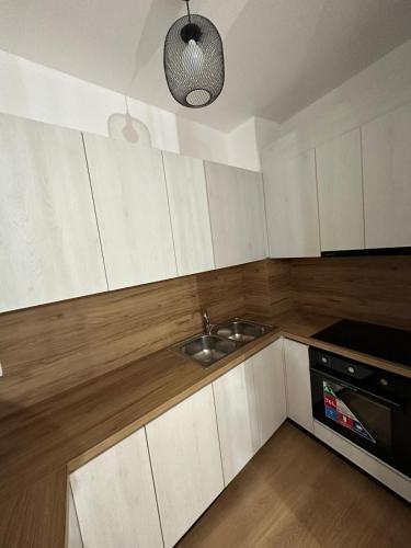 Tirana center apartament - Image 4