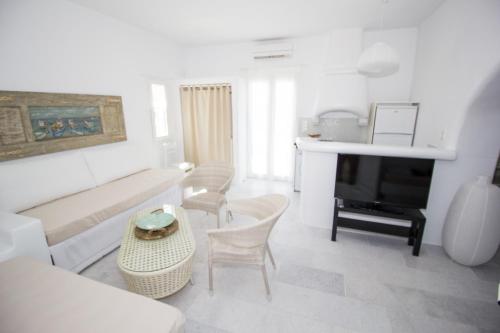 Gallery image of Aspasia Luxury Apartments in Agia Anna Naxos