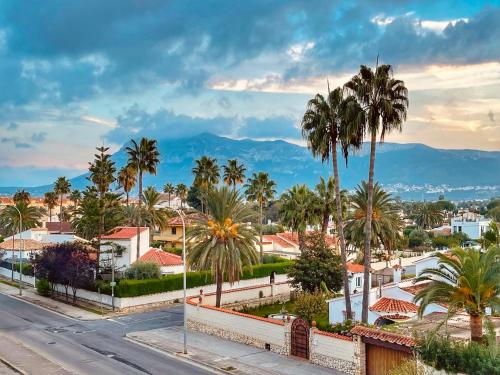 La urbanización cerca del mar