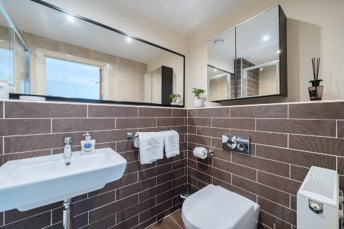 Ένα μπάνιο στο Hare Hideaway - Apartment 200m from York Minster